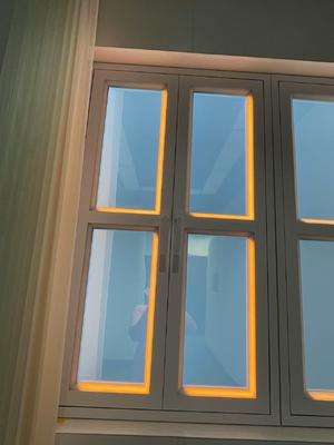 スマートフェイク窓灯 CRI 95 壁式 L1332*W781*H66mm アプリとリモコンで自然環境を制御する